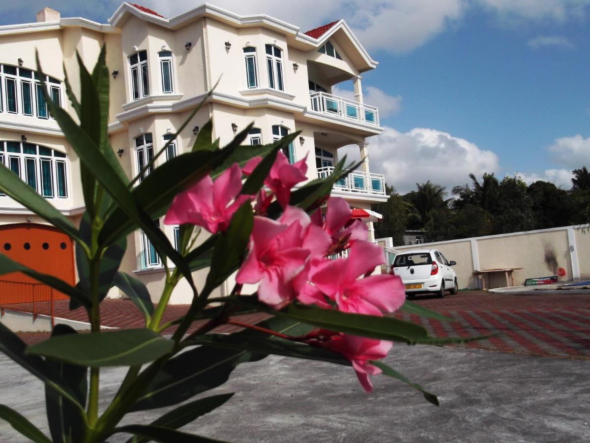 Luxor Residence Guesthouse Belle Mare Exterior foto